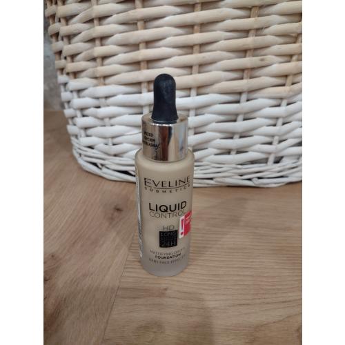 Eveline Cosmetics Liquid Control HD, Mattifying Drops Foundation baby Face Effect Long Lasting Formula 24h (Długotrwały podkład do twarzy) - opinie | zdjęcie do recenzji od _RockOut