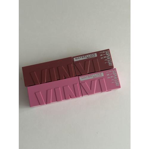 Maybelline New York Superstay Vinyl Ink (Długotrwała szminka o winylowym wykończeniu) - opinie | zdjęcie do recenzji od juliadesigns