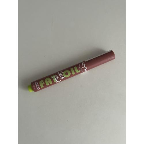 NYX Professional Makeup Fat Oil Slick Click, Shiny Lip Balm (Koloryzujący balsam do ust) - opinie | zdjęcie do recenzji od juliadesigns - 1