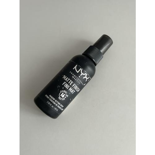NYX Professional Makeup Matte Finish, Makeup Setting Spray (Spray utrwalający makijaż) - opinie | zdjęcie do recenzji od juliadesigns