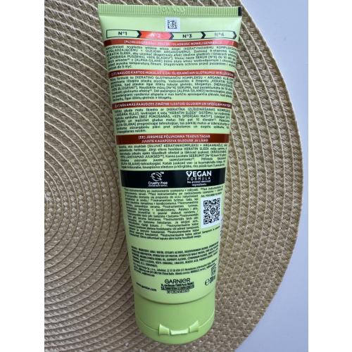 Garnier Fructis, Keratin Sleek, Conditioner (Odżywka do włosów suchych i puszących się) - opinie | zdjęcie do recenzji od JuliaDiwa - 2