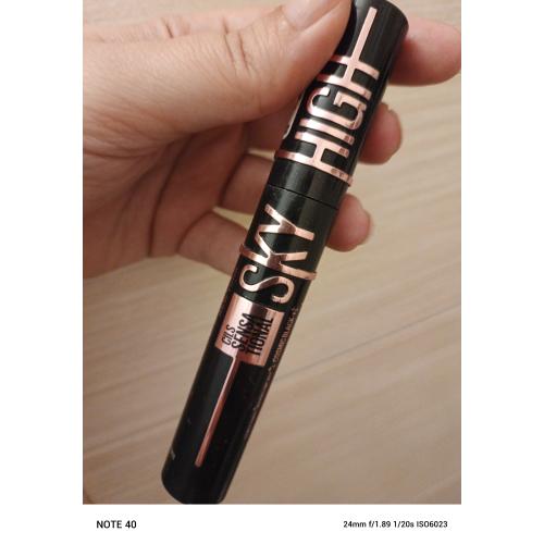 Maybelline New York Lash Sensational Sky High Cosmic Black Mascara (Ultra czarny wydłużający tusz do rzęs) - opinie | zdjęcie do recenzji od Dariamartins