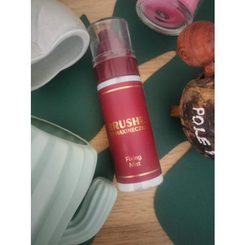 Brush Up by Maxineczka Fixing Mist (Mgiełka utrwalająca makijaż) - opinie | zdjęcie do recenzji od blondeinbeauty