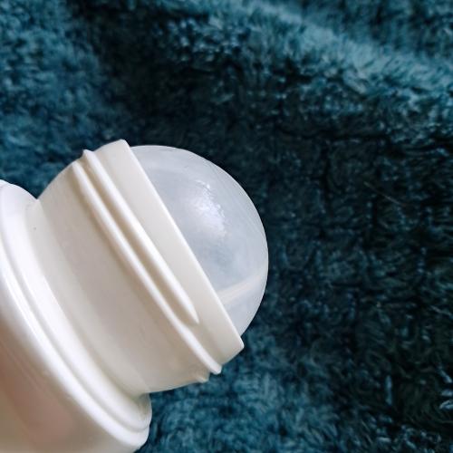 Garnier Mineral, Antiperspirant Roll-on 72H Hyaluronic Care (Antyperspirant w kulce dla kobiet z kwasem hialuronowym) - opinie | zdjęcie do recenzji od AnaSky - 1
