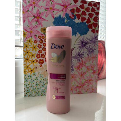 Dove Body Love, Glow & Shine Body Lotion (Rozświetlający balsam do ciała) - opinie | zdjęcie do recenzji od KarolinaKasp19 - 2