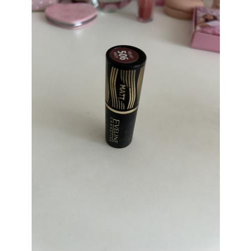 Eveline Cosmetics Velvet Matt, Lipstick Long Lasting Formula (Matowa pomadka do ust) - opinie | zdjęcie do recenzji od juliadesigns