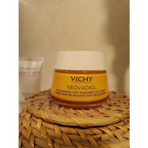 Vichy Neovadiol, Postmenopauza, Replenishing Anti - sagginess Day Cream (Po menopauzie, Odbudowujący krem na dzień przeciw wiotczeniu skóry) - opinie | zdjęcie do recenzji od martens84