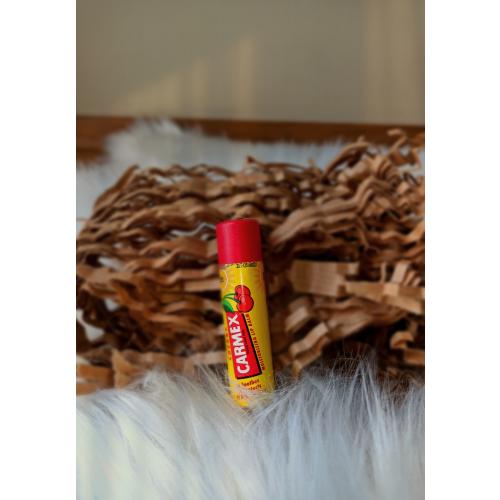 Carma Laboratories Carmex, Moisturising Lip Balm SPF15 (Nawilżający balsam do ust w sztyfcie - różne rodzaje) - opinie | zdjęcie do recenzji od pinkblair