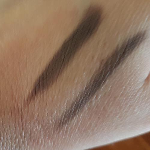 Revolution Beauty (Makeup Revolution) Brow Pomade (Pomada do brwi) - opinie | zdjęcie do recenzji od Iwona_C - 1