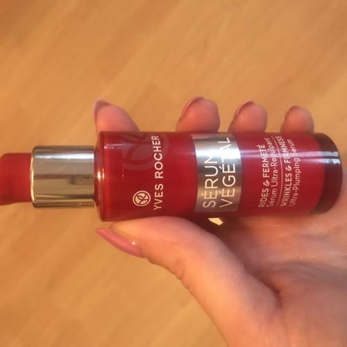 Yves Rocher Serum Vegetal, Rides & Fermete , Serum Ultra-Repulpant (Serum intensywnie ujędrniające 40+) - opinie | zdjęcie do recenzji od rozarozewicz