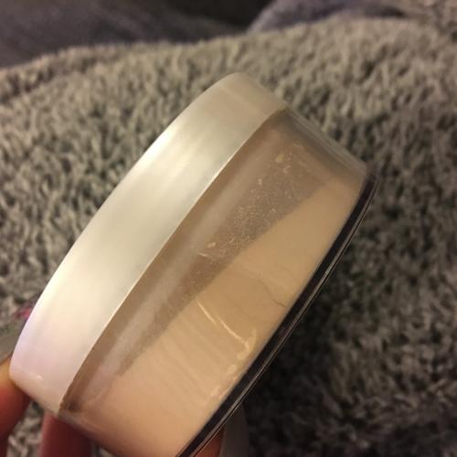 Yves Rocher Couleurs Nature, Poudre Libre Veloutee (Transparentny puder sypki (nowa wersja)) - opinie | zdjęcie do recenzji od GirlEm - 3
