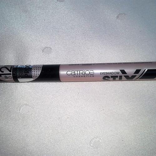 Catrice Eyeshadow Stix (Cień do powiek w szytfcie) - opinie | zdjęcie do recenzji od Hizabela