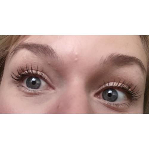 L'Oreal Paris Miss Manga Punky Mascara (Tusz pogrubiajacy do rzęs) - opinie | zdjęcie do recenzji od Emajla21