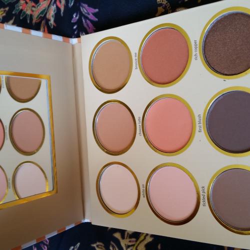 Essence Follow Your Heart, Eyeshadow Palette (Paleta cieni do powiek) - opinie | zdjęcie do recenzji od weroncia85 - 1