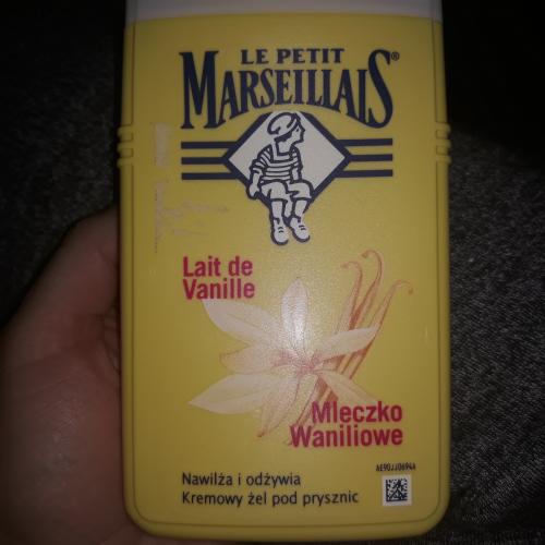 Le Petit Marseillais Douche Creme Extra Doux Lait de Vanille (Kremowy żel pod prysznic `Mleczko waniliowe`) - opinie | zdjęcie do recenzji od martus2803