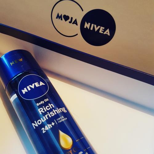 Nivea Rich Nourishing Body Oil, Dry Oil Formula with Precious Almond Oil (Odżywczy olejek do ciała) - opinie | zdjęcie do recenzji od gwolska