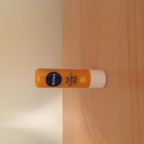 Nivea Sun Protect SPF 30, Pomadka ochronna na słońce - opinie | zdjęcie do recenzji od ninavelanna