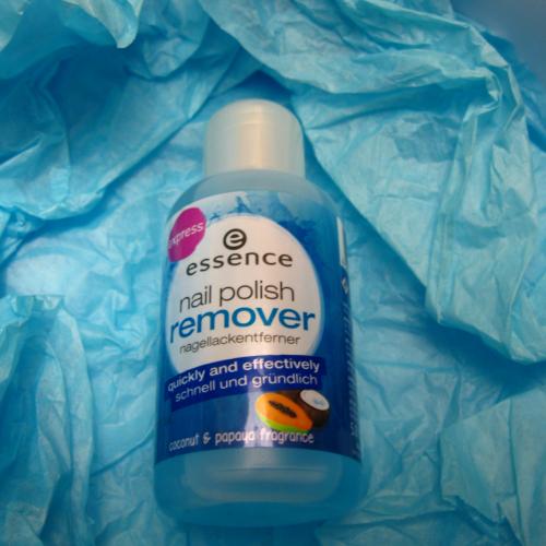 Essence Nail Moisturizing Polish Remover (Nawilżający zmywacz do paznokci z kokosem i papają) - opinie | zdjęcie do recenzji od kosmetykoholiczka123