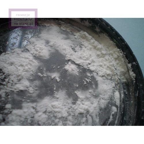 Catrice Prime and Fine, Translucent Loose Powder (Sypki puder transparentny z efektem matującym) - opinie | zdjęcie do recenzji od anna996 - 5