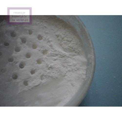 Catrice Prime and Fine, Translucent Loose Powder (Sypki puder transparentny z efektem matującym) - opinie | zdjęcie do recenzji od anna996 - 6