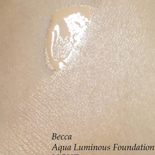 Becca Cosmetics Aqua Luminous, Perfecting Foundation (Podkład rozświetlający) - opinie | zdjęcie do recenzji od Moll87 - 1