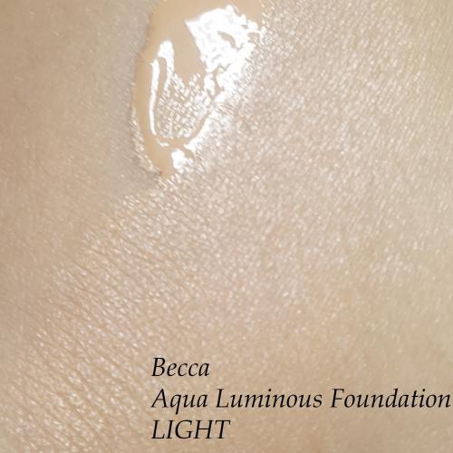 Becca Cosmetics Aqua Luminous, Perfecting Foundation (Podkład rozświetlający) - opinie | zdjęcie do recenzji od Moll87 - 2