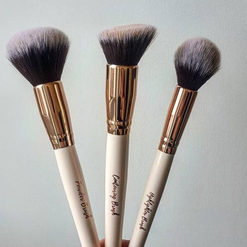 Beauty Make Up Contouring Brush (Pędzel do podkładu i konturowania na mokro) - opinie | zdjęcie do recenzji od Beautytesting_917 - 1