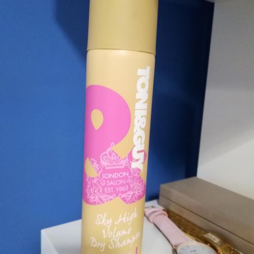 Toni&Guy Sky High Volume, Dry Shampoo (Suchy szampon do włosów `Spektakularne uniesienie`) - opinie | zdjęcie do recenzji od _mpaulam_