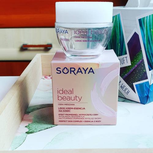 Soraya Ideal Beauty, Lekki krem - esencja na dzień do cery mieszanej - opinie | zdjęcie do recenzji od Kosmetynka