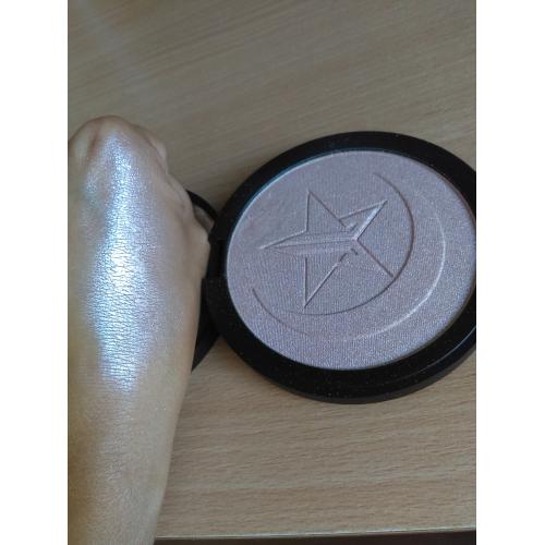 Jeffree Star Skin Frost Eclipse (Rozświetlacz do twarzy) - opinie | zdjęcie do recenzji od weroncia85