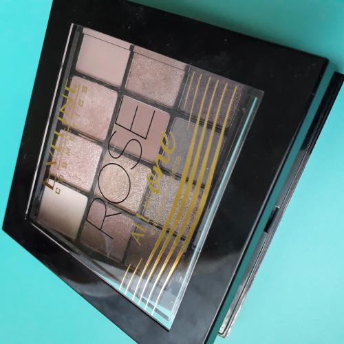 Eveline Cosmetics All in One Eyeshadow Palette 02 Rose (Paleta 12 cieni) - opinie | zdjęcie do recenzji od Bleomycyna - 1