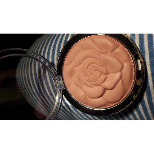 Milani Rose Powder Blush (Róż do policzków) - opinie | zdjęcie do recenzji od sweetbite - 1
