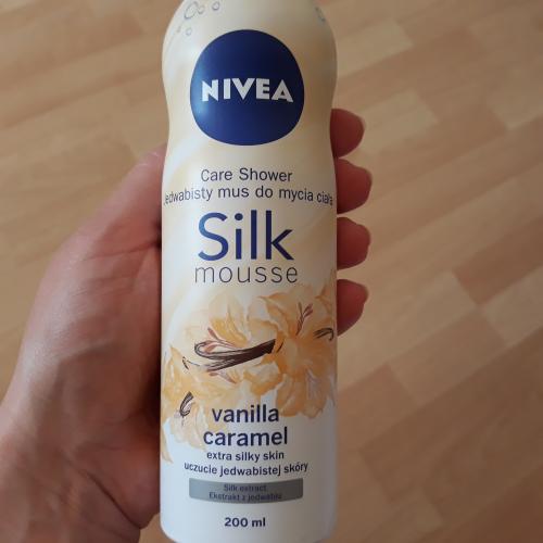 Nivea Silk Mousse, Jedwabisty mus do mycia ciała o zapachu wanilii i karmelu - opinie | zdjęcie do recenzji od martus2803
