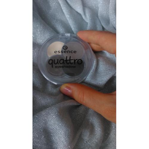 Essence Quattro Eyeshadow (nowa wersja) (Poczwórne cienie do powiek) - opinie | zdjęcie do recenzji od SzKasiula - 1