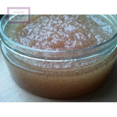 Love Me Green Organic Energising Body Scrub (Organiczny energetyzujący scrub - peeling do ciała) - opinie | zdjęcie do recenzji od eef345cd0671026782d474d4094769bf0c541a80_5e38b41cd8d51 - 5