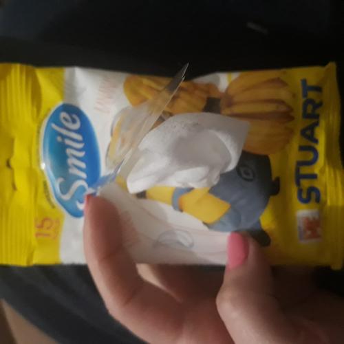 Smile Minions, Nawilżane chusteczki odświeżające o zapachu banana - opinie | zdjęcie do recenzji od martus2803