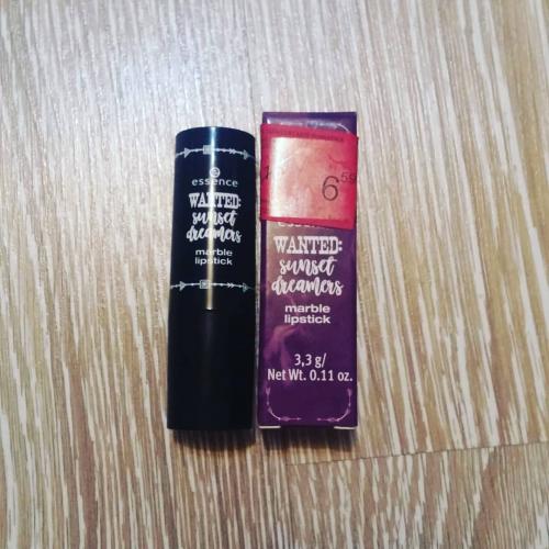 Essence Wanted, Sunset Dreamers Marble Lipstick (Pomadka do ust) - opinie | zdjęcie do recenzji od miedzia93 - 1