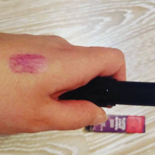 Essence Wanted, Sunset Dreamers Marble Lipstick (Pomadka do ust) - opinie | zdjęcie do recenzji od miedzia93 - 3