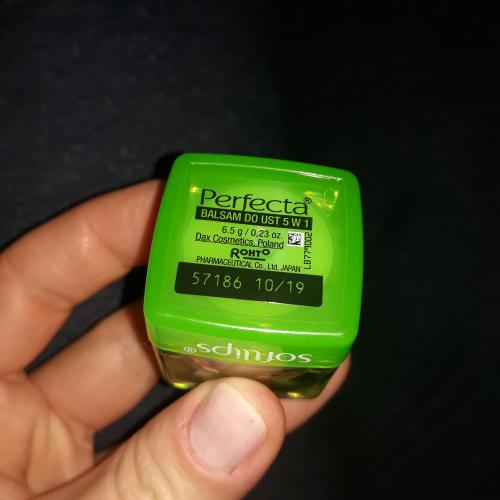 Perfecta Softlips Cube,  Balsam do ust 5 w 1 SPF 15 'Coconut cream' - opinie | zdjęcie do recenzji od martus2803