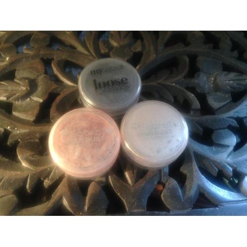 My Secret Star Dust Eyeshadow (Sypki cień do powiek) - opinie | zdjęcie do recenzji od peszy