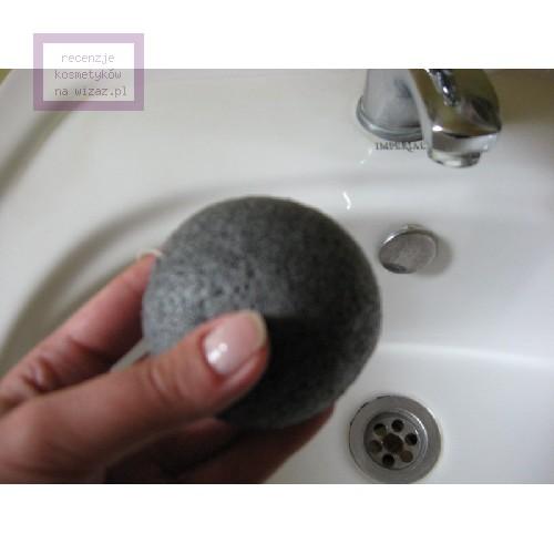 Missha Natural Jelly Cleansing Puff Charcoal (Gąbka do twarzy z węglem bambusowym) - opinie | zdjęcie do recenzji od Dragonblood - 2