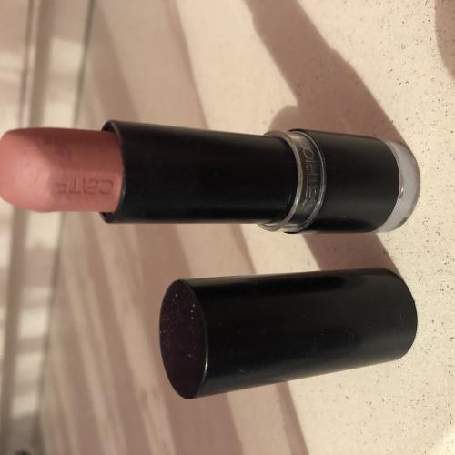 Catrice Ultimate Matt Lipstick (Matowa pomadka do ust) - opinie | zdjęcie do recenzji od monikape18