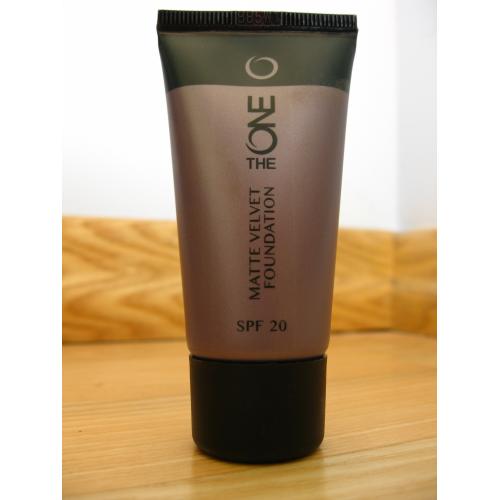 Oriflame The ONE, Matte Velvet Foundation SPF 20 (Podkład matujący do twarzy) - opinie | zdjęcie do recenzji od anja1207 - 1