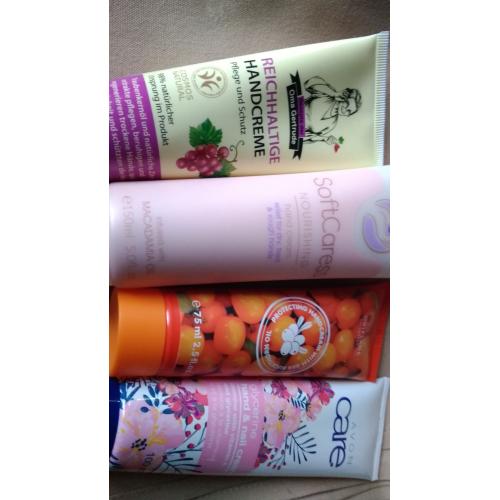 Avon Care, Glycerine Hand & Nail Cream [Pink Magnolia, Hand, Nail & Cuticle Cream] (Intensywnie nawilżający krem do rąk z gliceryną i witaminą E (nowa wersja)) - opinie | zdjęcie do recenzji od szminka2010 - 2